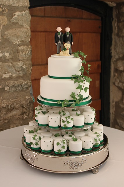 Wedding cake individual mini cakes